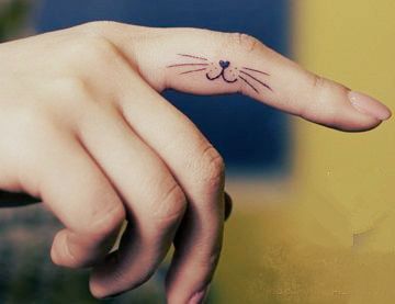 mažas finger tattoo_47