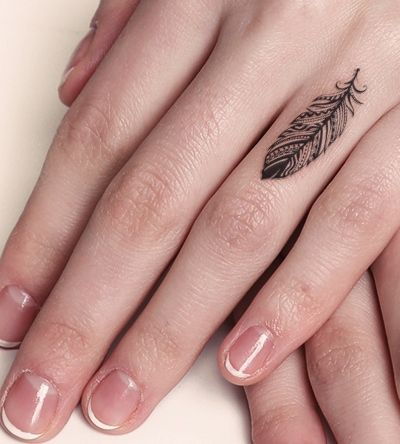 majhna finger tattoo_20