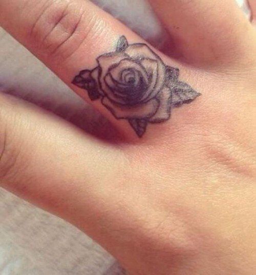 mažas finger tattoo_12