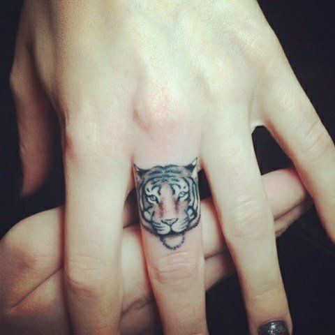mažas finger tattoo_01
