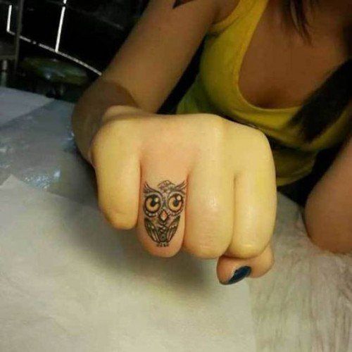 majhna finger tattoo_45