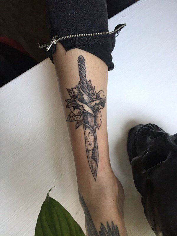 Kardas with rose tattoo-2