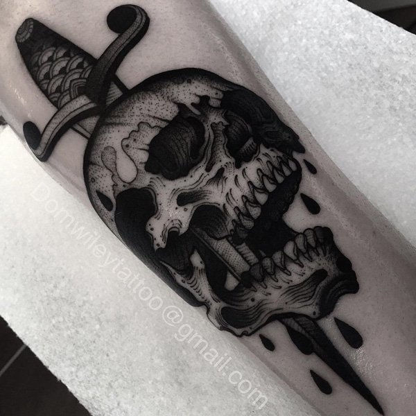 sabie withn skull tattoo-25
