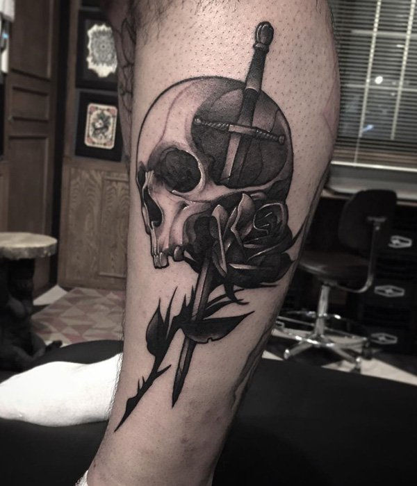 sabie wtih skull and rose tattoo-34