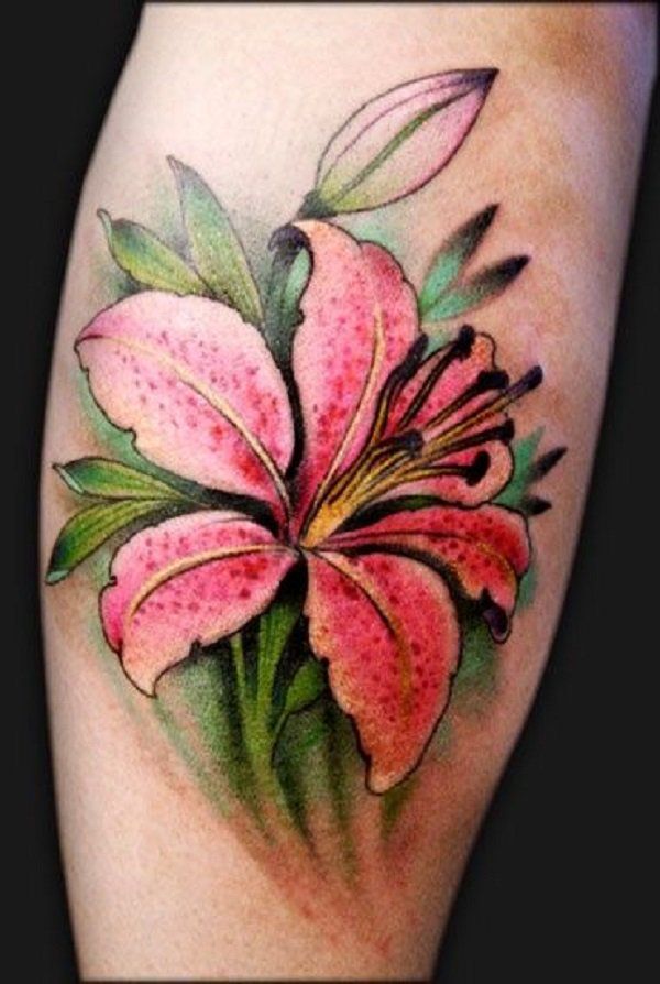 Realističen pink lily on leg