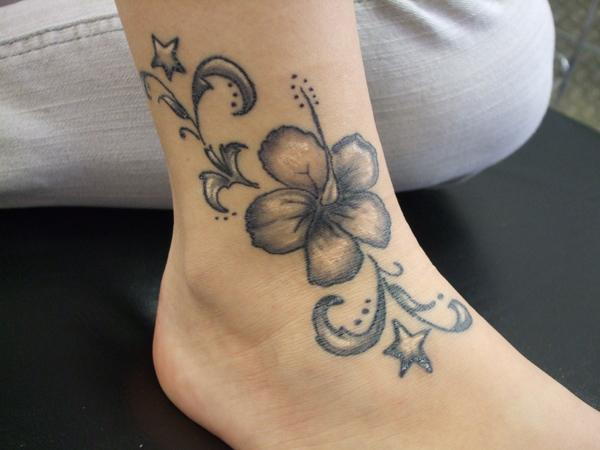 55+ Félelmetes Lily Tattoo Designs