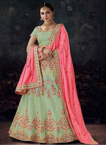 5 Impressive Gown Dresses for Engagement Ceremony in India