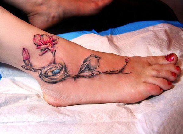 60 + moteriškos tatuiruotės ant šaknų