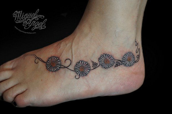 60+ tatuaje pentru glezna pentru femei