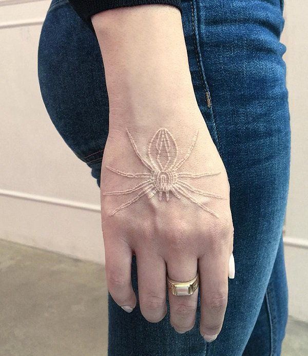60 Szembetegítő tetoválás kézzel