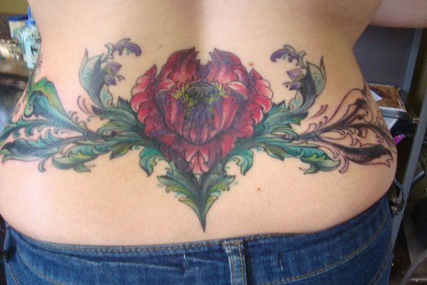 60 + Nizko nazaj tetovaže za ženske