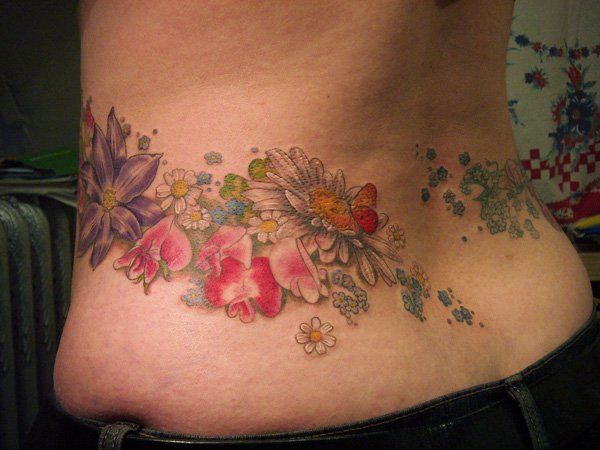 60 + Nizko nazaj tetovaže za ženske