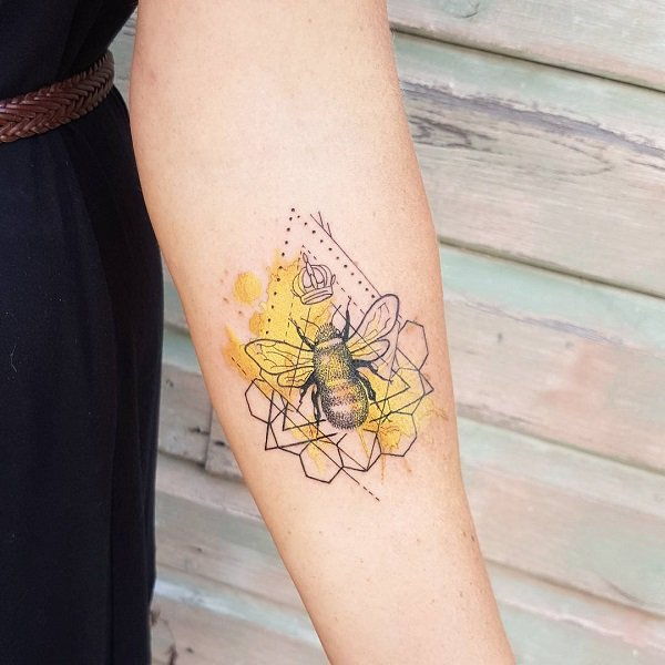 75 Idei drăguțe pentru tatuaje de albine