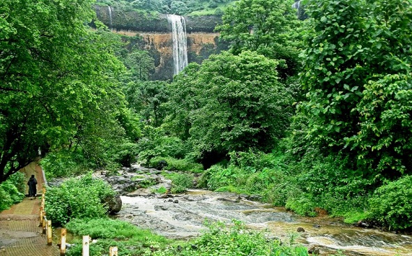 cascade in Goa-Sada Falls