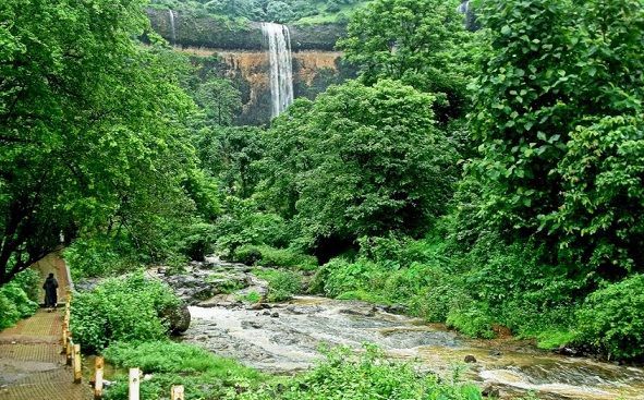 cascade in Goa-Dudhsagar Falls