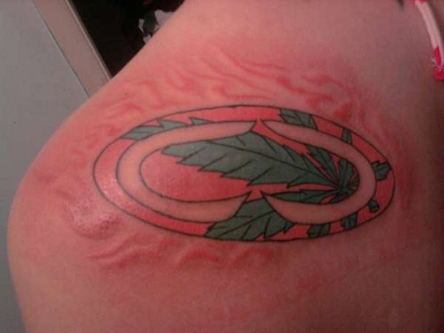 rdeča and Green Spade Tattoo Design