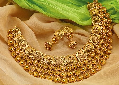 Baajirao Mastaani Gold Necklace Design