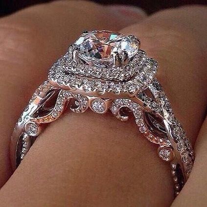 Didelis Rose Gold Wedding Rings
