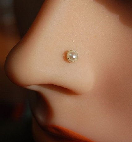 Singur Pearl Nose Pin2