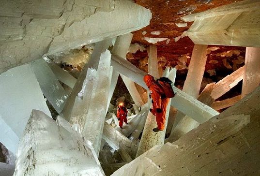 Barlang of the Crystals