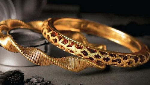 Party Wear 8gm Gold Bangles