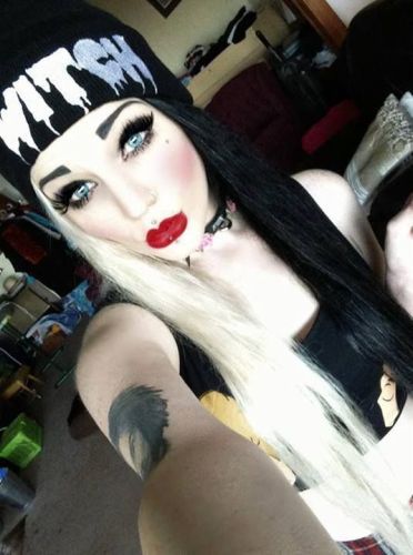 9 Best Emo Makeup Looks | Styles At Life