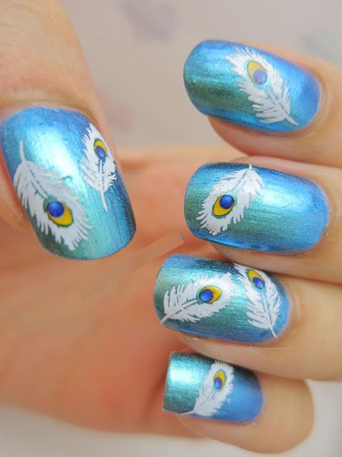 Gratuit hand painted peacock feather nail art