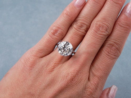 Kerek Cut 2-Carat Diamond Ring