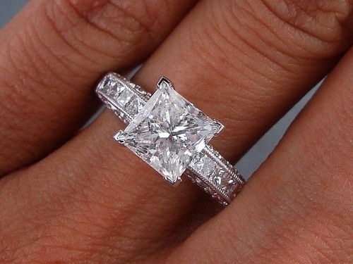 Hercegnő cut 2- carat Diamond Ring