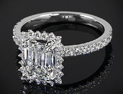 Smaragd Cut 2- Carat Diamond Ring