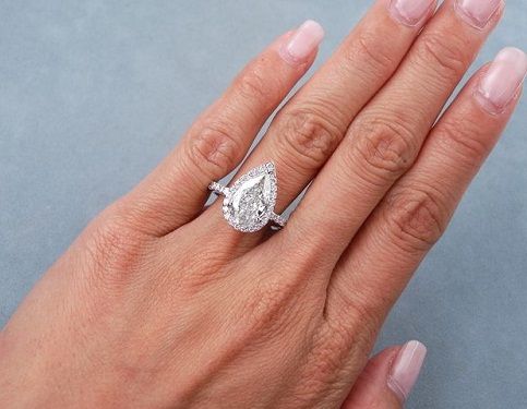 Pear Cut 2- carat Diamond Ring