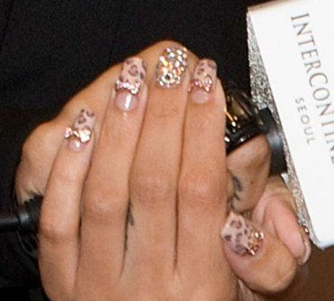 9 Best Hollywood Celebrity Nail Art Designs | Styles At Life