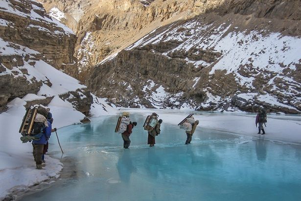 chadar-frozen-river-trek_jammu-kashmir-tourist-places