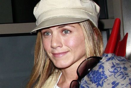 Jennifer Aniston without makeup 3