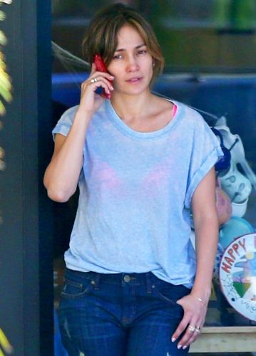 Jennifer Lopez without makeup 2