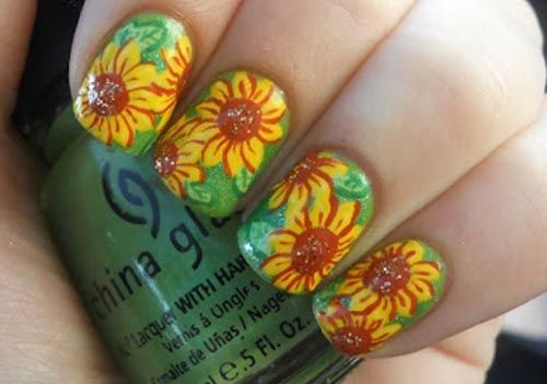 Pretty Sunflower Nails