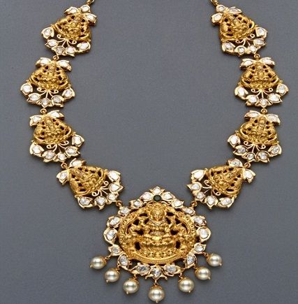 aur-templu-bijuterii-design-perla-Lakshmi-colier
