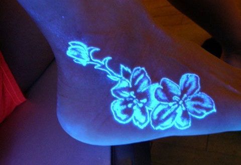 Gyönyörű UV Light Tattoo Designs