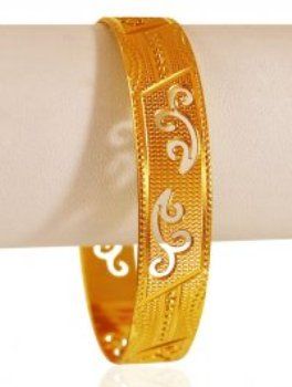 Atractiv cutted Pattern Thin Gold Bangle