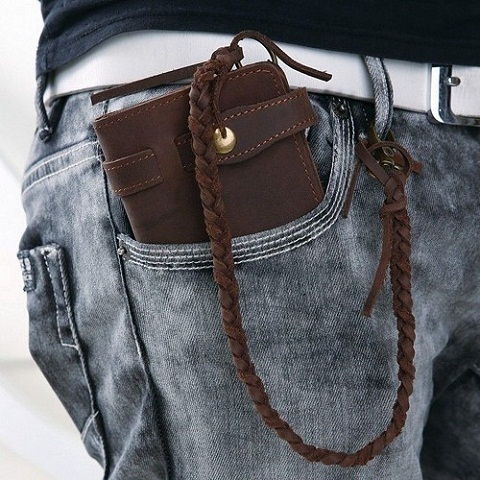 long-chained-wallet