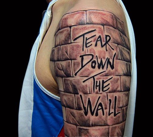 Falfirkálás Wall Tattoo Design