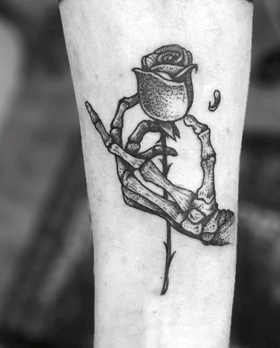 Skelet with Rose Tattoo