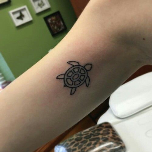 Želva Line Tattoo