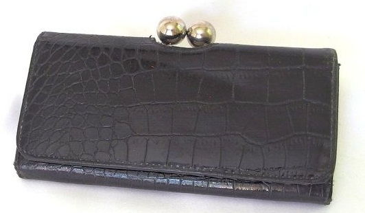 Vintage Black Wallet with Clasp for Women