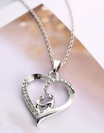 Simple touch heart necklace