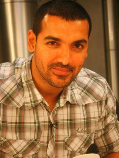 9 Pictures Of John Abraham With And Without Makeup | Styles At Life