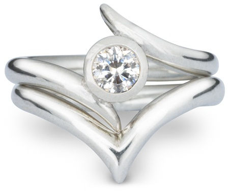 Două Layered Platinum Engagement Ring
