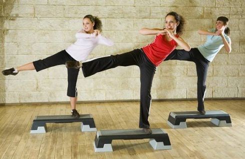 Latură Kick exercises for thigh fat reduction