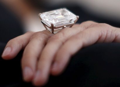 Retas Diamond Ring with a Huge Size