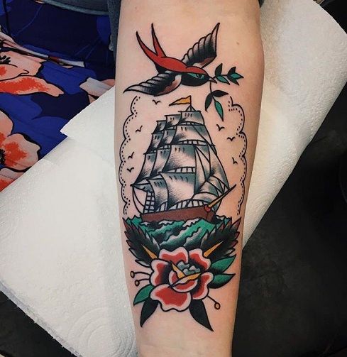 Tradicionalno Ship Tattoo
